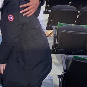 Canada Goose Women’s (Small)